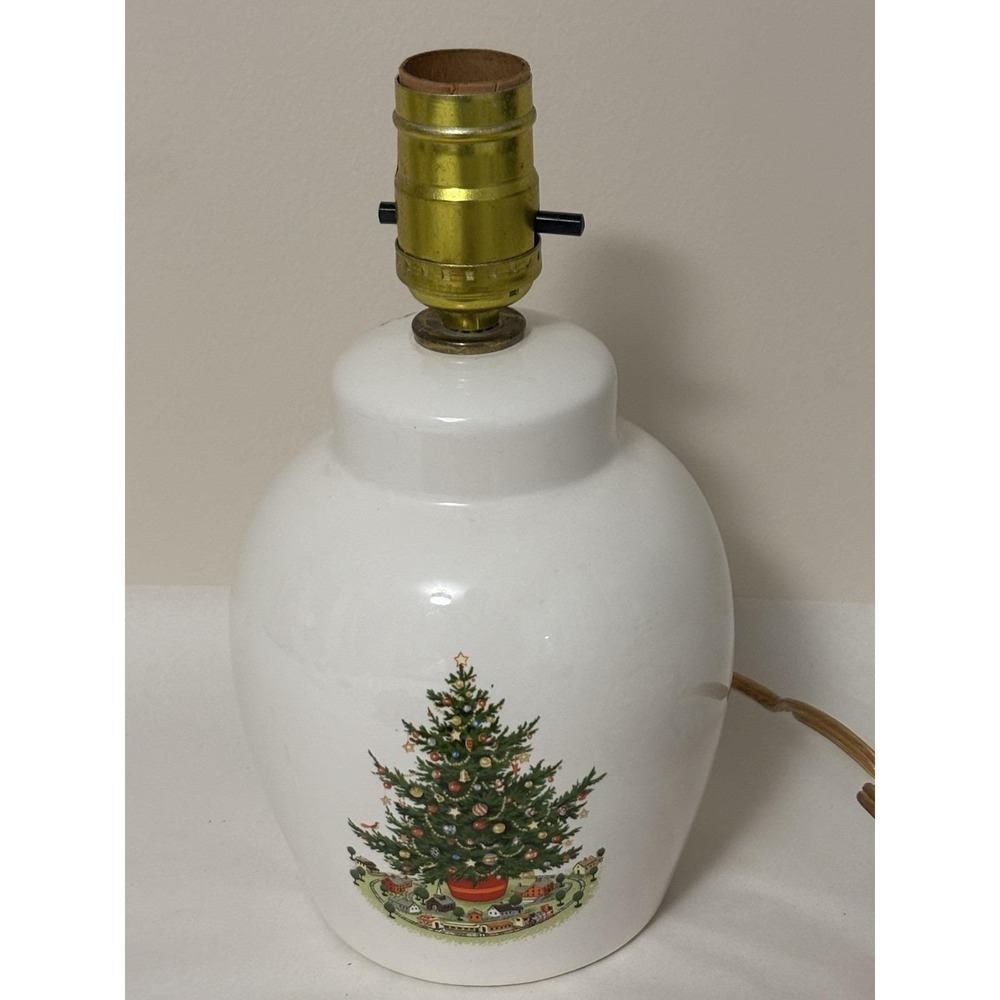 Pfaltzgraff Heritage Christmas White Round Small Lamp NO Shade Plug Electric